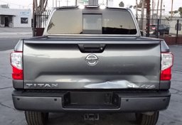 2018 Nissan Titan - Image 12