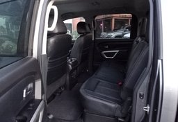 2018 Nissan Titan - Image 32