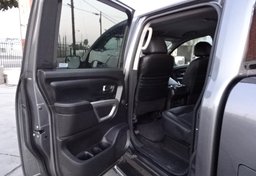 2018 Nissan Titan - Image 24