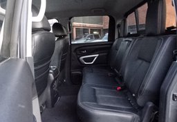 2018 Nissan Titan - Image 30