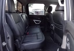 2018 Nissan Titan - Image 31