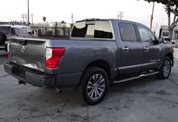 2018 Nissan Titan - Image 8