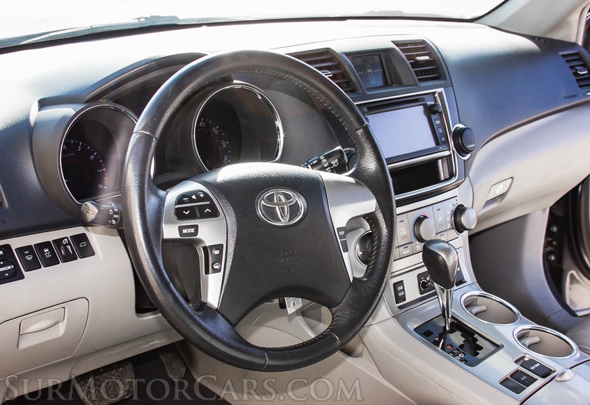 2013 Toyota Highlander - Image 14