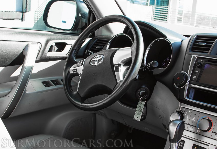 2013 Toyota Highlander - Image 8