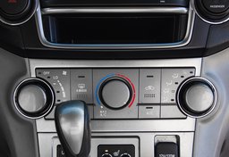 2013 Toyota Highlander - Image 16