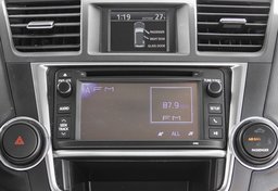 2013 Toyota Highlander - Image 2