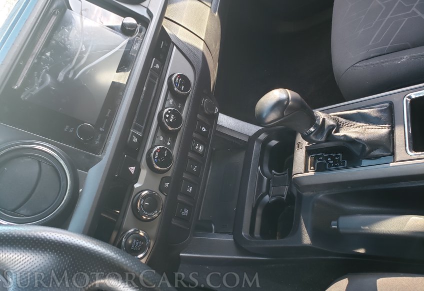 2017 Toyota Tacoma - Image 28