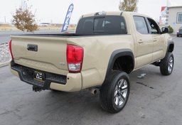 2017 Toyota Tacoma - Image 5