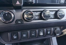 2017 Toyota Tacoma - Image 31