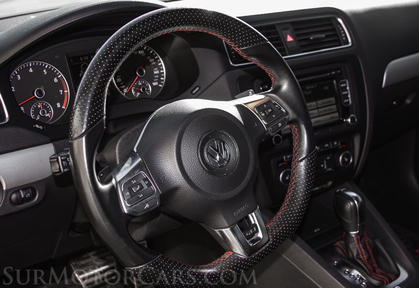 2012 Volkswagen GLI - Image 25