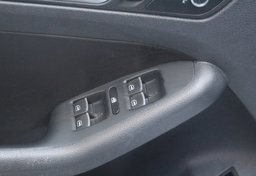 2012 Volkswagen GLI - Image 32