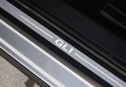 2012 Volkswagen GLI - Image 14