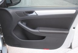 2012 Volkswagen GLI - Image 33