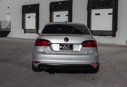 2012 Volkswagen GLI - Image 21