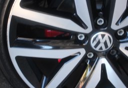 2012 Volkswagen GLI - Image 36