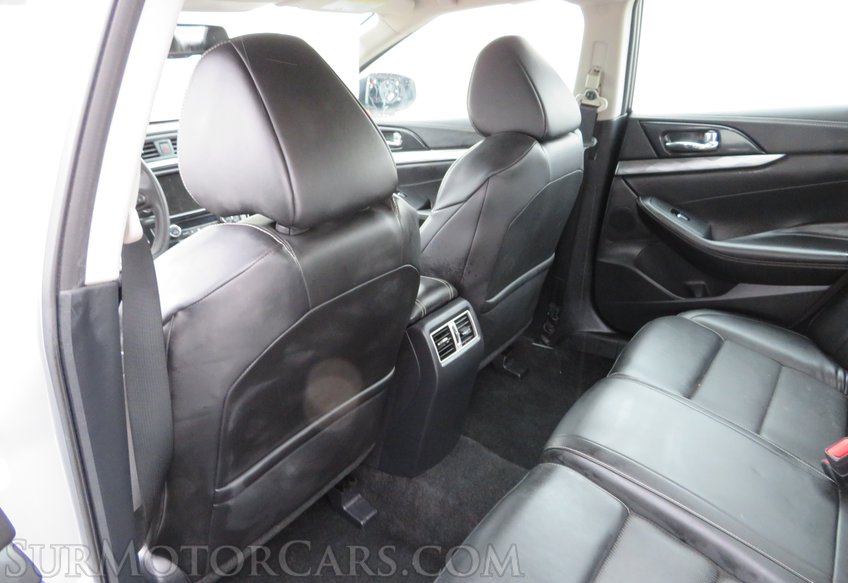 2019 Nissan Maxima - Image 28