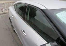 2019 Nissan Maxima - Image 13