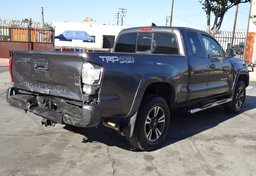 2016 Toyota Tacoma - Image 10