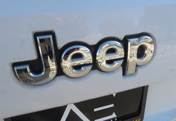 2014 Jeep Grand Cherokee - Image 19