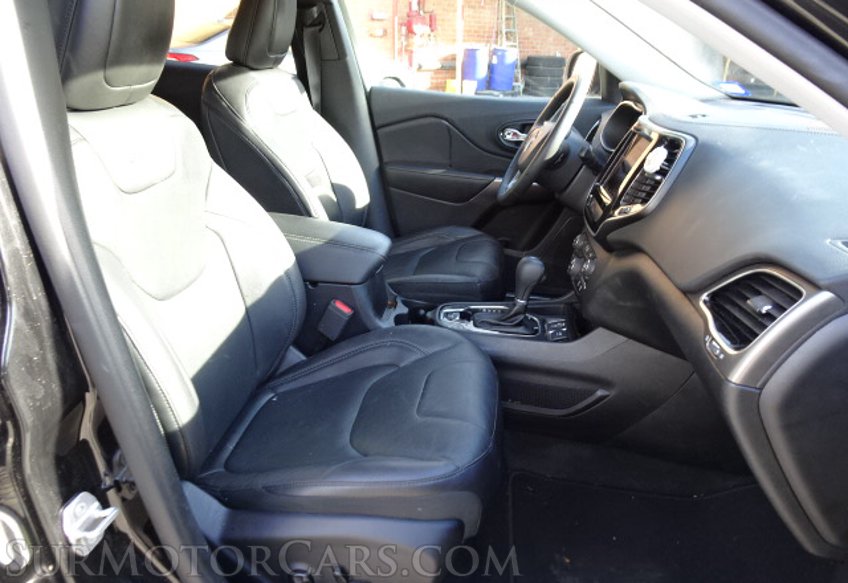 2019 Jeep Cherokee - Image 25