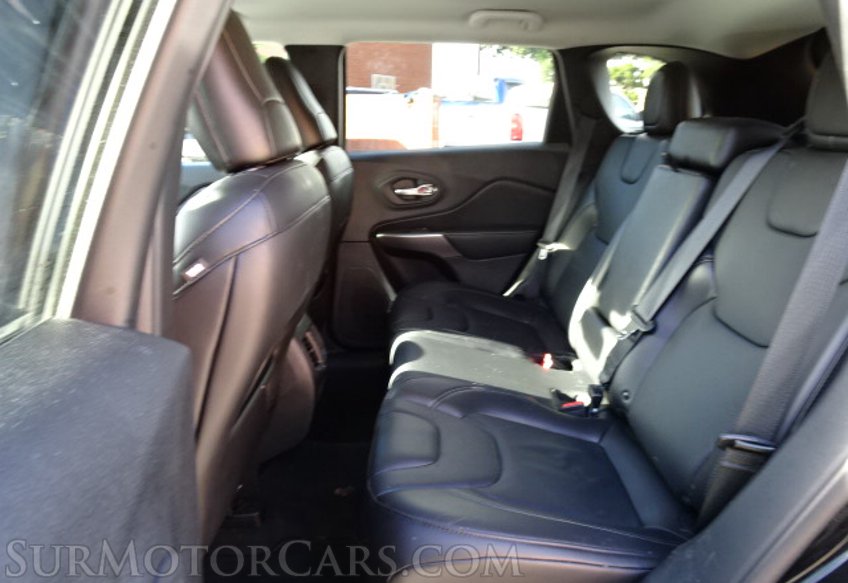 2019 Jeep Cherokee - Image 35