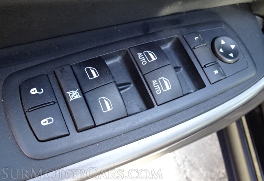 2019 Jeep Cherokee - Image 52