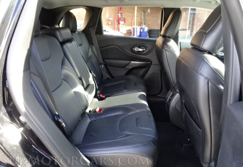 2019 Jeep Cherokee - Image 34