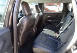 2019 Jeep Cherokee - Image 33