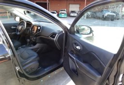 2019 Jeep Cherokee - Image 24