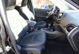 2019 Jeep Cherokee - Image 25