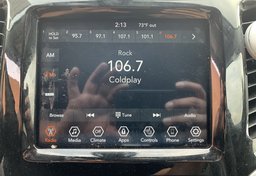 2019 Jeep Cherokee - Image 38