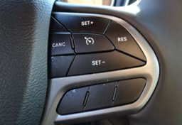 2019 Jeep Cherokee - Image 46