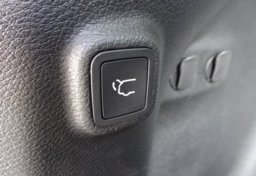 2019 Jeep Cherokee - Image 48