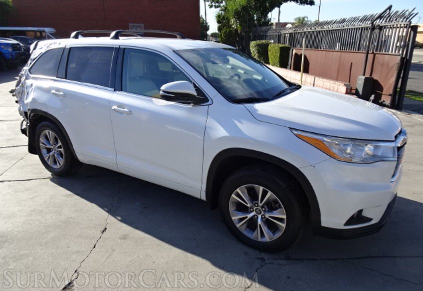 2016 Toyota Highlander - Image 2