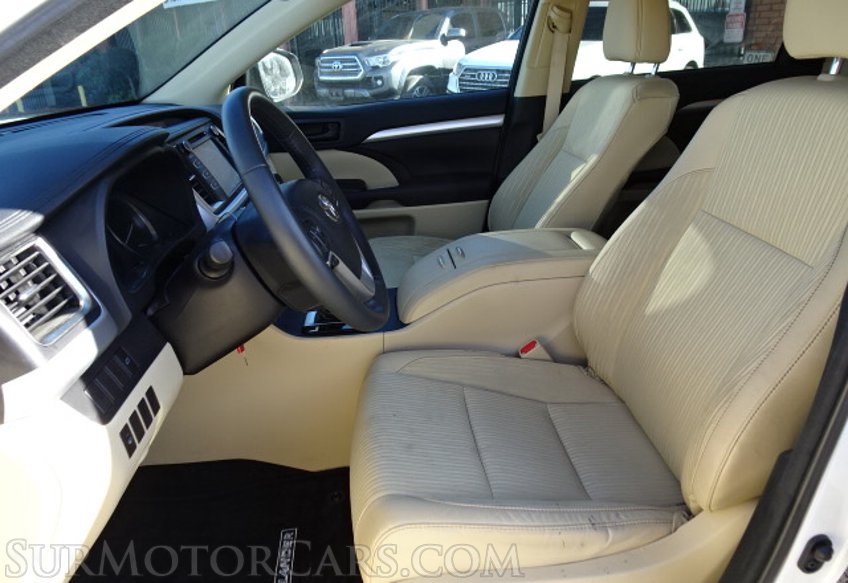 2016 Toyota Highlander - Image 21