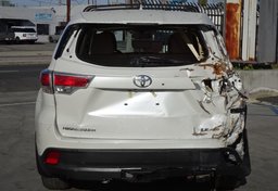2016 Toyota Highlander - Image 11