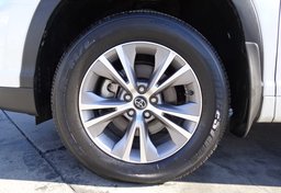 2016 Toyota Highlander - Image 17