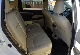 2016 Toyota Highlander - Image 28