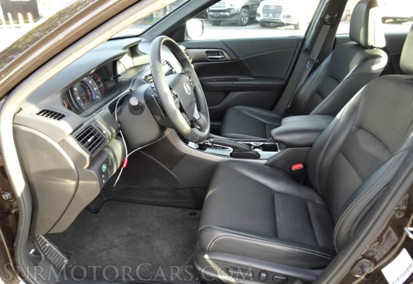 2016 Honda Accord Sedan - Image 23