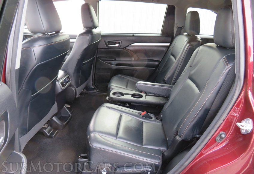 2016 Toyota Highlander - Image 11