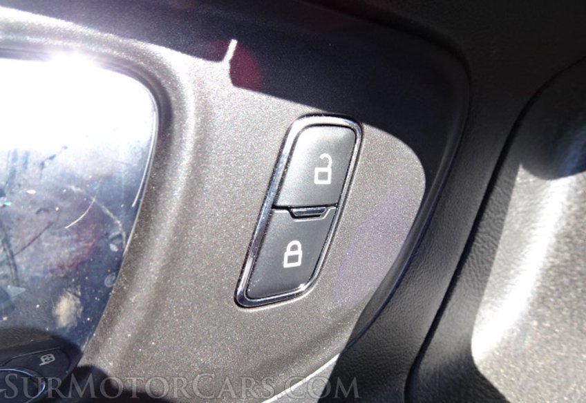 2016 Ford Taurus - Image 40