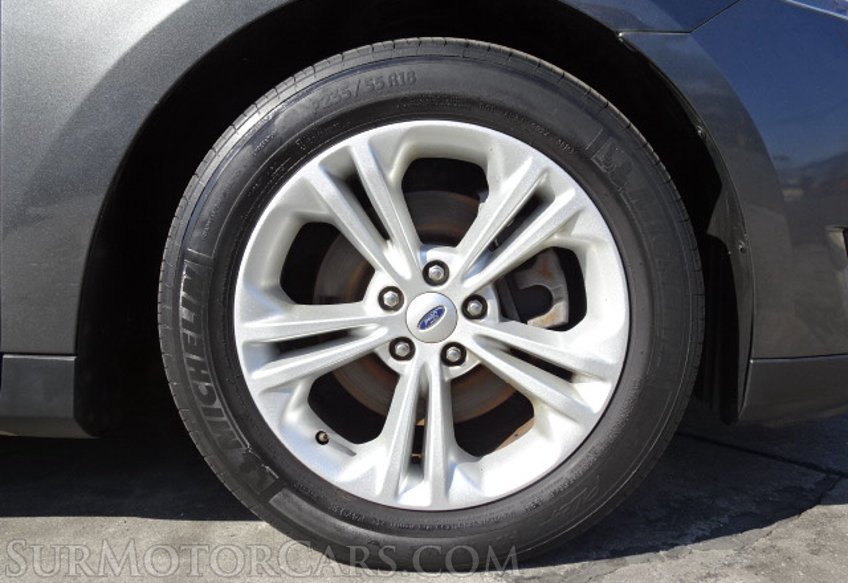 2016 Ford Taurus - Image 16