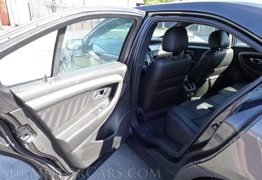 2016 Ford Taurus - Image 21