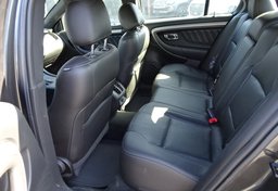 2016 Ford Taurus - Image 29