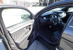 2016 Ford Taurus - Image 19