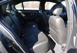 2016 Ford Taurus - Image 30