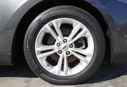 2016 Ford Taurus - Image 16