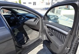 2016 Ford Taurus - Image 20