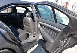 2016 Ford Taurus - Image 22