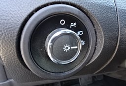 2016 Ford Taurus - Image 34